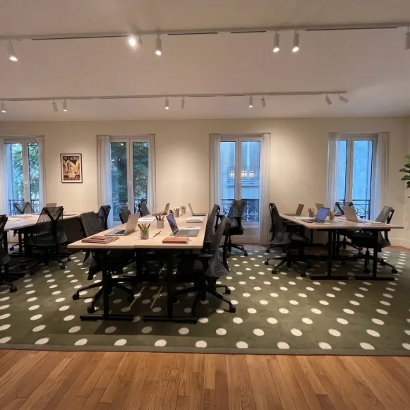 Bureau privé 70 m² 16 postes Coworking Cité Monthiers Paris 75009 - photo 1