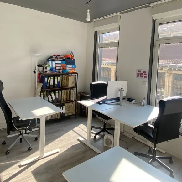 Bureau privé 15 m² 4 postes Coworking Rue de Cotte Paris 75012 - photo 1