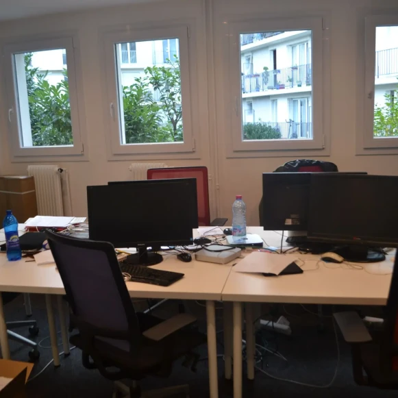 Bureau privé 11 m² 3 postes Coworking Boulevard Gambetta Issy-les-Moulineaux 92130 - photo 3