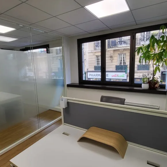 Bureau privé 10 m² 2 postes Location bureau Rue Louise Michel Levallois-Perret 92300 - photo 4