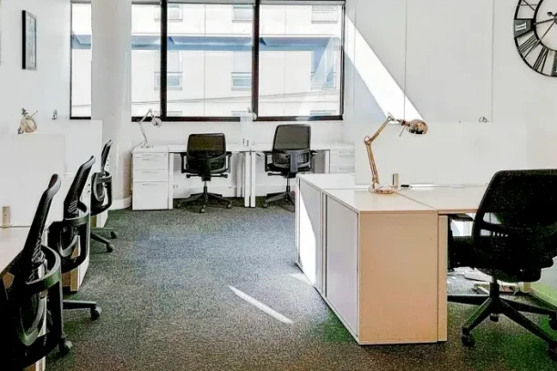 Bureau privé - 45000 - 6 postes - 2847€