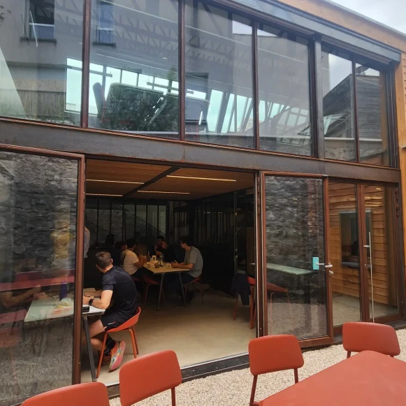 Bureau privé 21 m² 6 postes Location bureau Rue Parmentier Oullins-Pierre-Bénite 69600 - photo 6