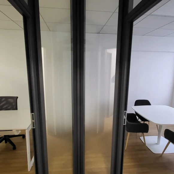 Bureau privé 12 m² 2 postes Location bureau Rue Louise Michel Levallois-Perret 92300 - photo 9