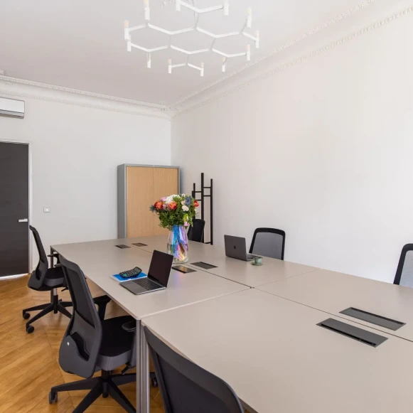 Bureau privé 26 m² 6 postes Location bureau Rue Jouffroy d'Abbans Paris 75017 - photo 2