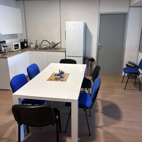 Bureau privé 10 m² 2 postes Location bureau Avenue Joannès Masset Lyon 69009 - photo 3