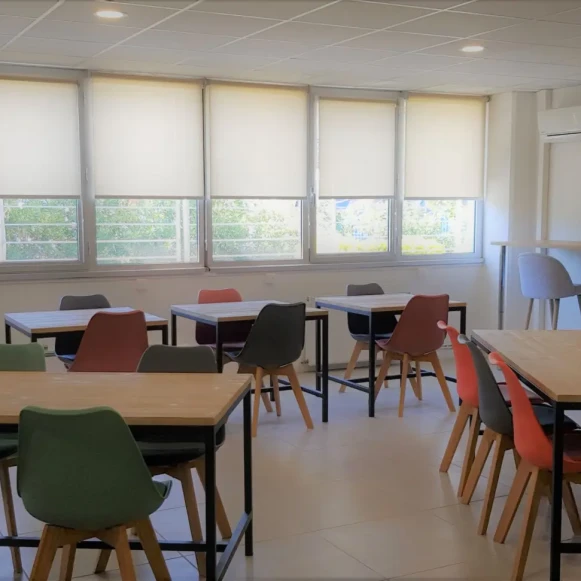 Open Space  24 postes Location bureau Avenue du Douard Aubagne 13400 - photo 13