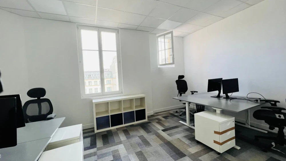 Bureau privé - 75008 - 5 postes - 3990€