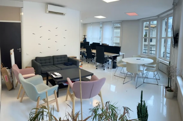 Bureau privé - 75008 - 12 postes - 4900€