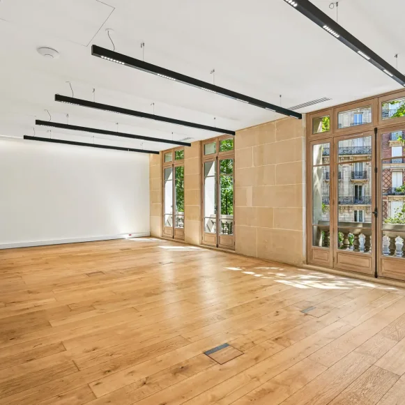 Espace indépendant 569 m² 74 postes Location bureau Boulevard Malesherbes Paris 75017 - photo 1