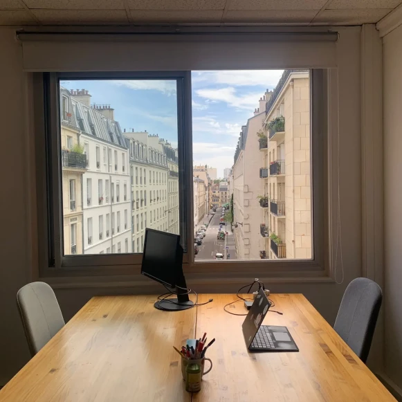Bureau privé 10 m² 2 postes Location bureau Rue Chanzy Paris 75011 - photo 1