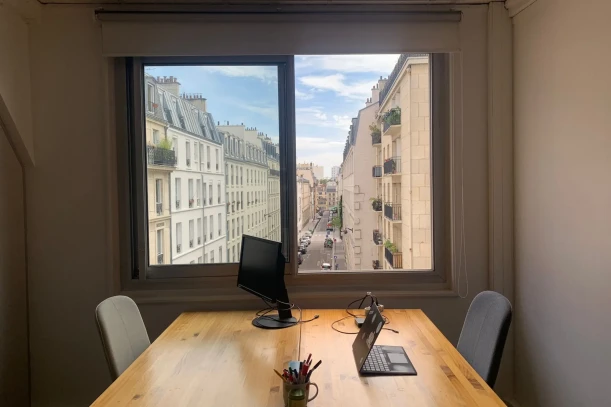 Bureau privé - 75011 - 2 postes - 720€