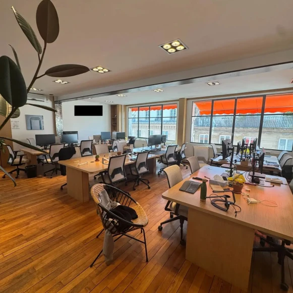 Open Space  10 postes Location bureau Rue des Jeuneurs Paris 75002 - photo 2