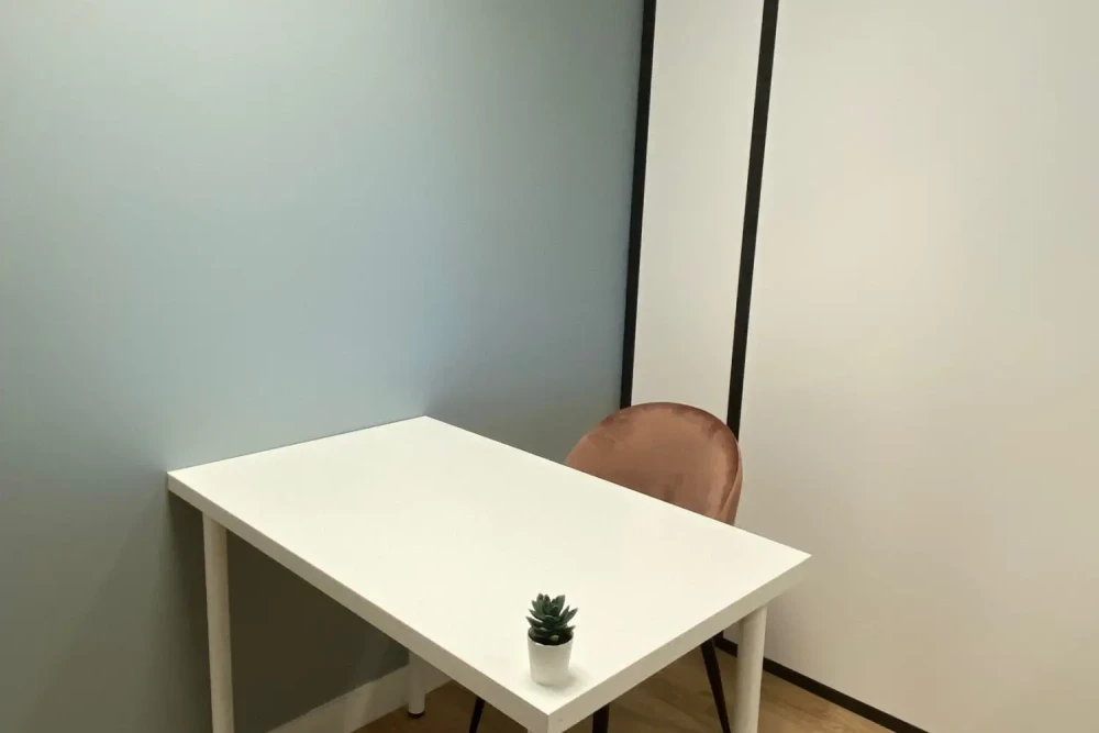 Open Space - 38200 - 4 postes - 200€