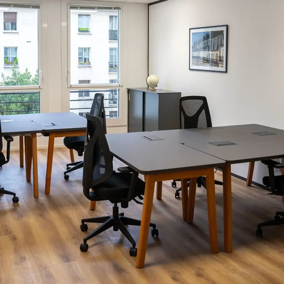 Bureau privé 15 m² 3 postes Location bureau Rue de Monceau Paris 75008 - photo 1