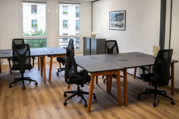 Bureau privé - 75008 - 3 postes - 1739€
