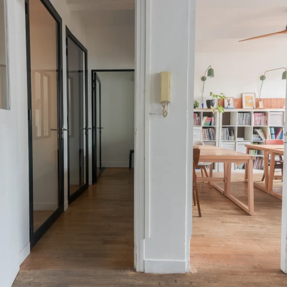 Bureau privé 16 m² 4 postes Location bureau Rue Frédérick Lemaître Paris 75020 - photo 11