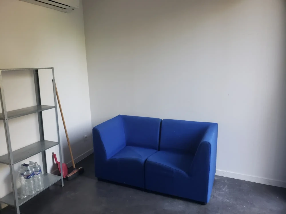 Bureau privé - 33270 - 1 poste - 250€