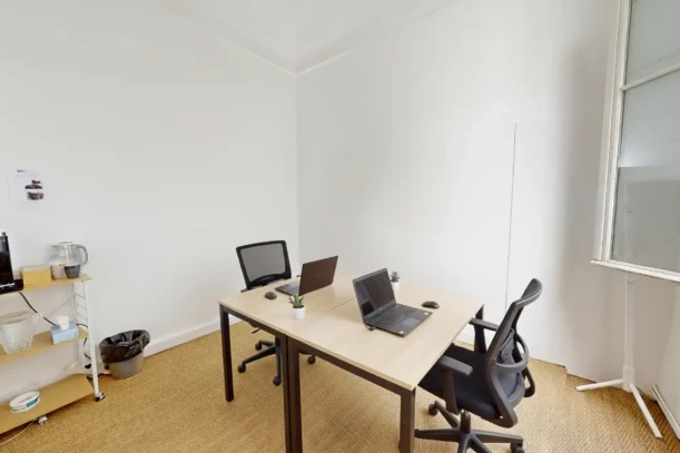 Bureau privé - 75001 - 2 postes - 1900€
