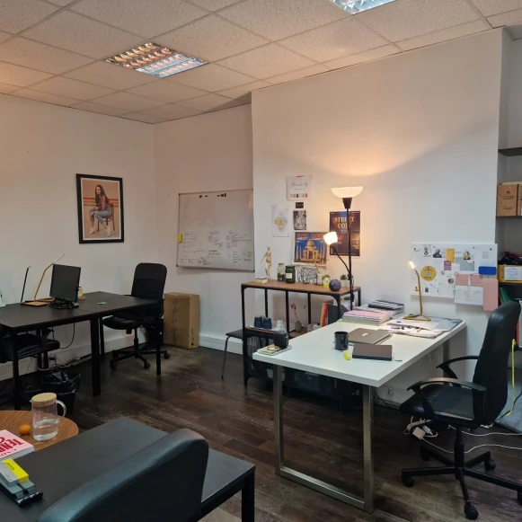 Bureau privé 20 m² 4 postes Location bureau Rue Bourdaloue Paris 75009 - photo 1