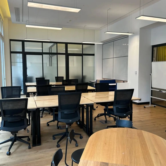 Bureau privé 75 m² 20 postes Coworking Avenue des Champs-Élysées Paris 75008 - photo 3