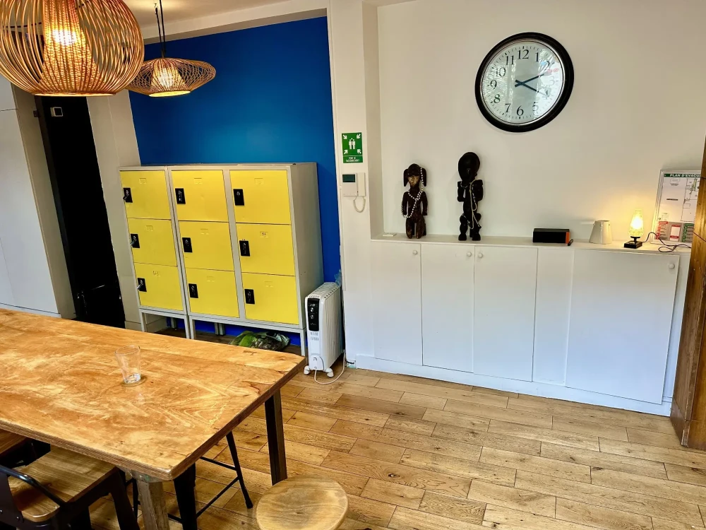 Open Space - 75018 - 1 poste - 290€