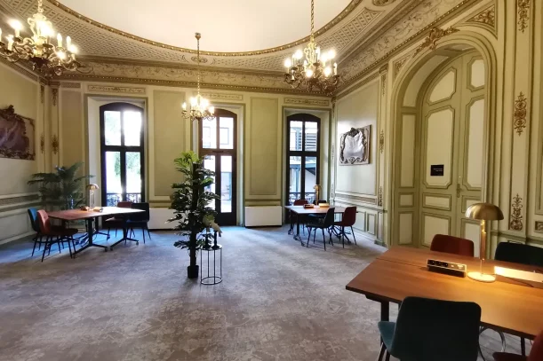 Open Space - 13006 - 10 postes - 199€
