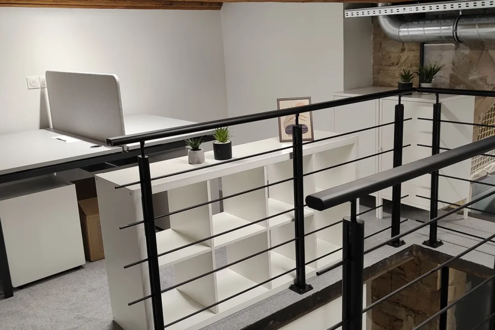 Open Space - 69001 - 35 postes - 290€