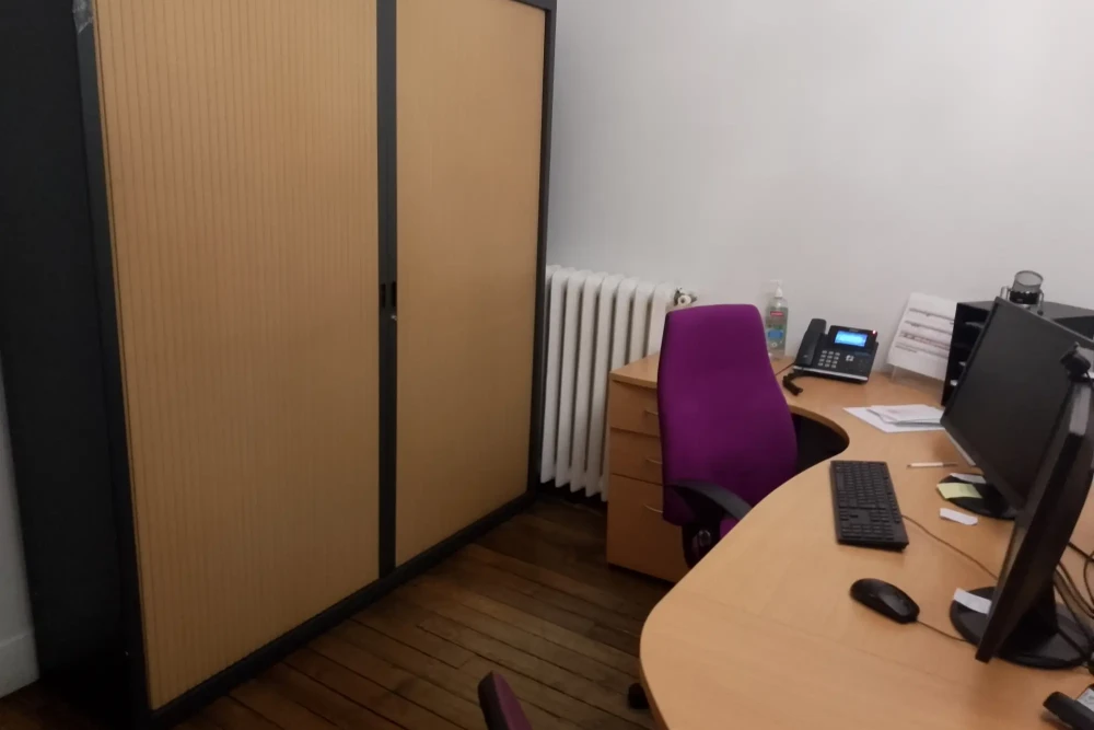 Bureau privé - 75011 - 3 postes - 990€