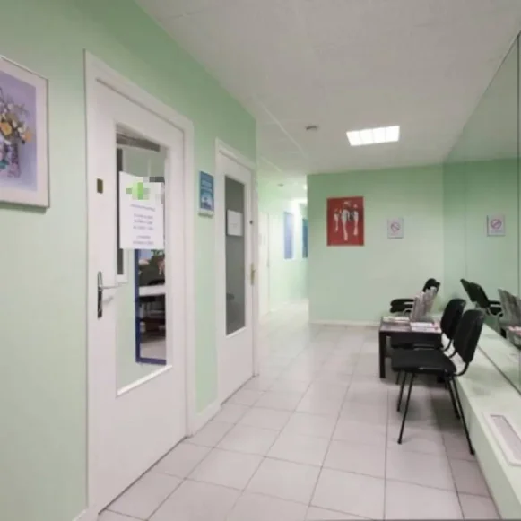 Bureau privé 6 m² 1 poste Coworking Rue de la Plaine Paris 75020 - photo 2