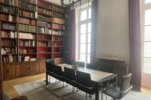 Open Space - 44000 - 7 postes - 210€