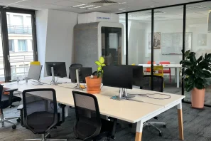 Bureau privé - 75010 - 14 postes - 7700€