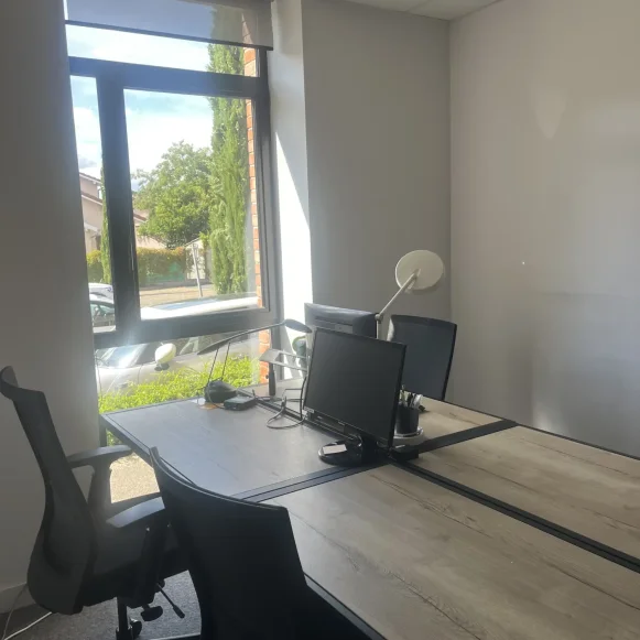 Bureau privé 12 m² 2 postes Location bureau Chemin du Moulin Carron Dardilly 69570 - photo 1