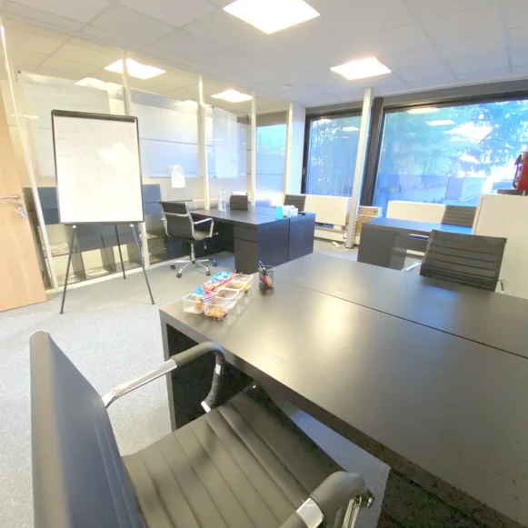 Bureau privé 22 m² 6 postes Location bureau Avenue du Maréchal de Lattre de Tassigny Boulogne-Billancourt 92100 - photo 4