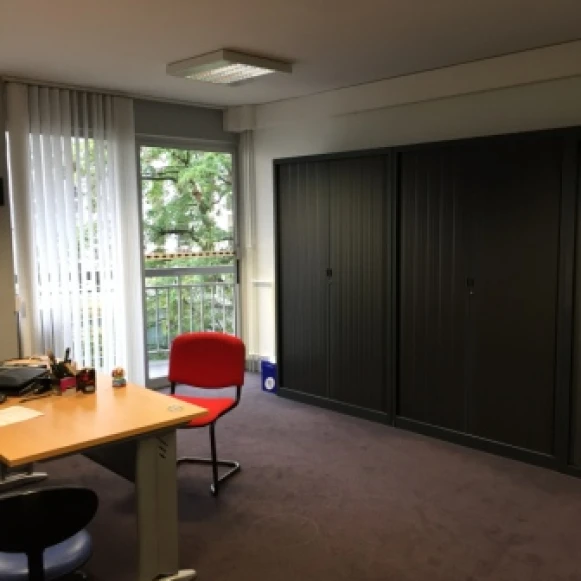 Espace indépendant 32 m² 4 postes Location bureau Avenue Foch Saint-Mandé 94160 - photo 3