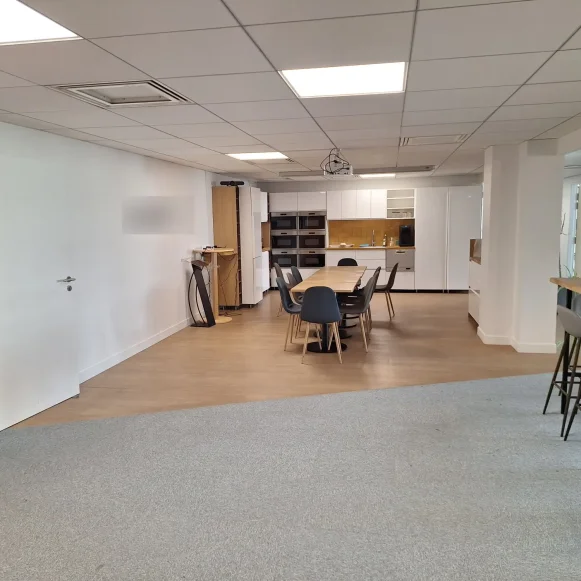Bureau privé 218 m² 28 postes Location bureau Boulevard de Vaugirard Paris 75015 - photo 9