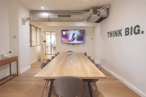 Open Space - 75009 - 6 postes - 340€