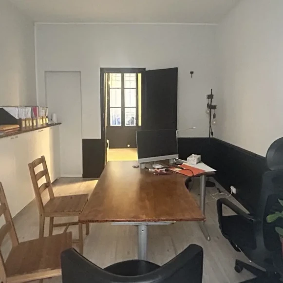 Espace indépendant 18 m² 4 postes Location bureau Passage d'Enfer Paris 75014 - photo 1