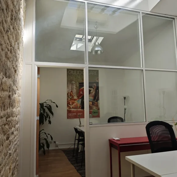 Bureau privé 33 m² 10 postes Coworking Rue Saint-Antoine Paris 75004 - photo 9