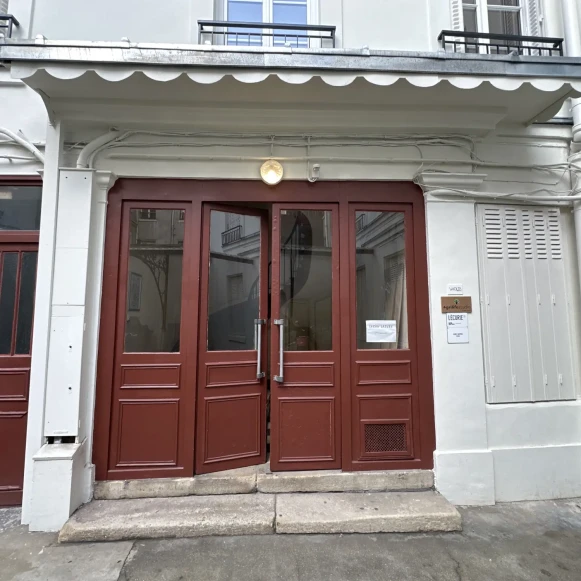 Bureau privé 15 m² 3 postes Location bureau Rue d'Hauteville Paris 75010 - photo 10