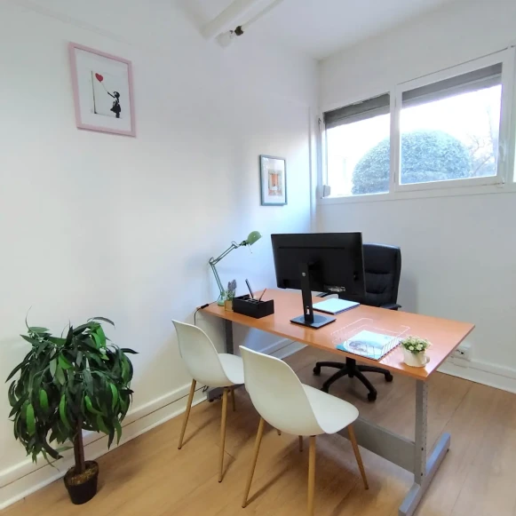 Bureau privé 13 m² 3 postes Coworking Avenue Jean Moulin Montreuil 93100 - photo 4