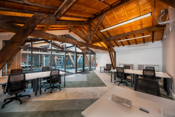 Bureau privé - 33000 - 14 postes - 4257.12€