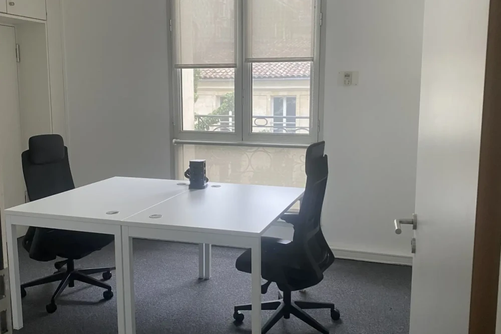 Bureau privé - 33000 - 2 postes - 550€