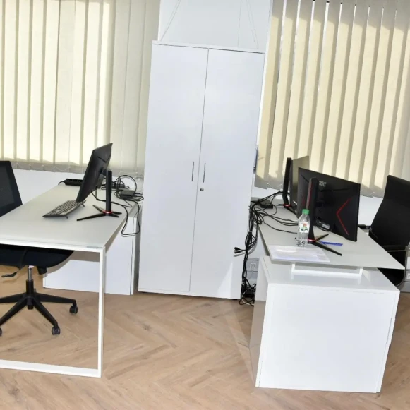 Bureau privé 15 m² 3 postes Location bureau Avenue de Norvège Villebon-sur-Yvette 91140 - photo 2