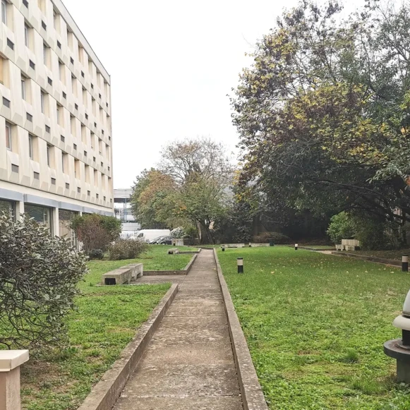 Bureau privé 9 m² 2 postes Location bureau Avenue Michelet Saint-Ouen-sur-Seine 93400 - photo 2