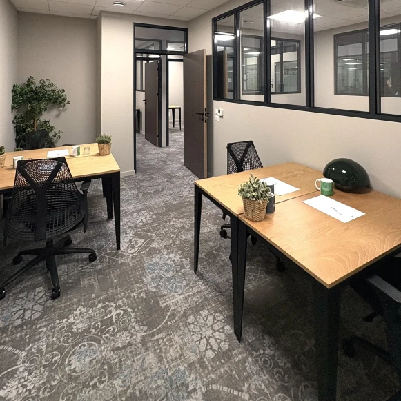 Bureau privé 14 m² 4 postes Location bureau Avenue Thiers Nice 06000 - photo 1