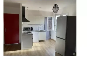 Espace indépendant - 13520 - 6 postes - 990€