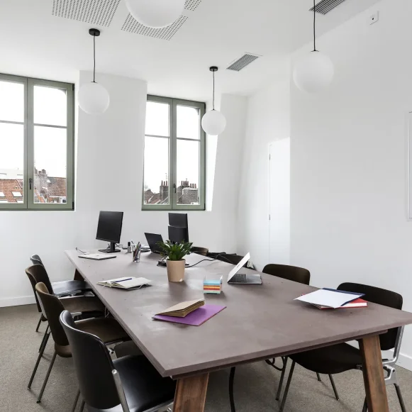 Open Space  34 postes Coworking Rue Léon Gambetta Lille 59000 - photo 1
