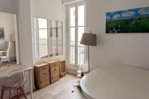 Bureau privé - 75003 - 3 postes - 950€