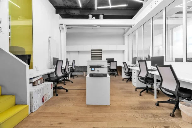Espace indépendant - 75011 - 17 postes - 6290€