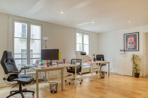 Espace indépendant - 75002 - 30 postes - 9900€